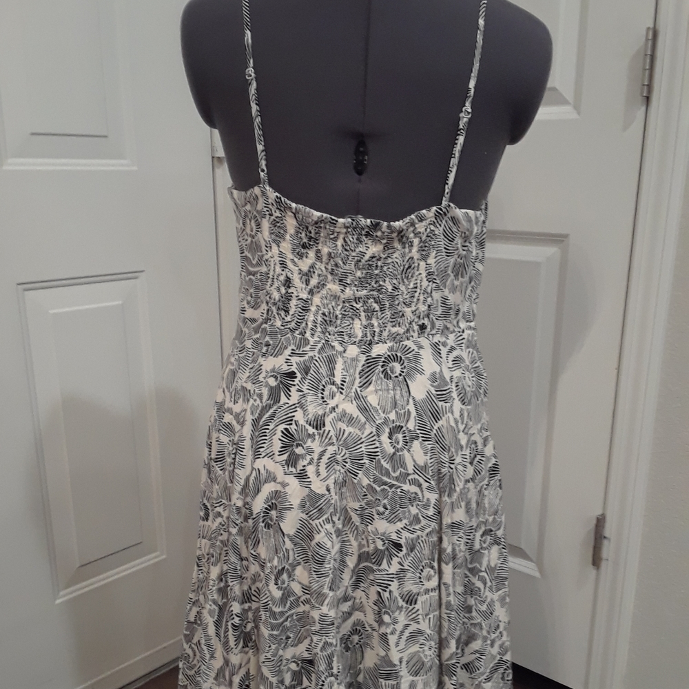 💕HP💕Old Navy Patterned Sun Dress - Picture 7 of 10